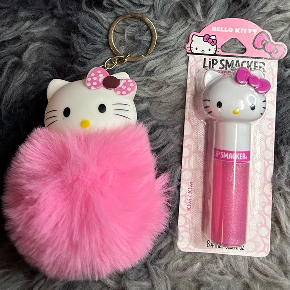 Hello Kitty Lip Smacker Lip Gloss & Pompom Keychain - Picture 1 of 7